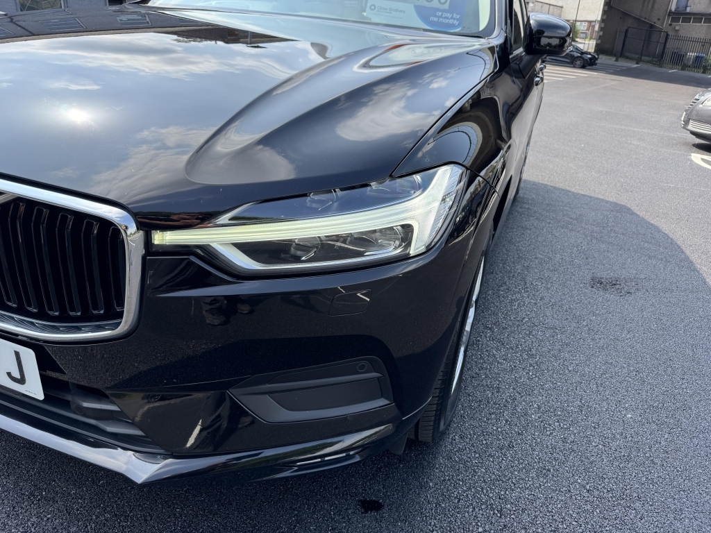 Volvo XC60 2.0 T5 Momentum Pro Awd RA19YVJ Black #4