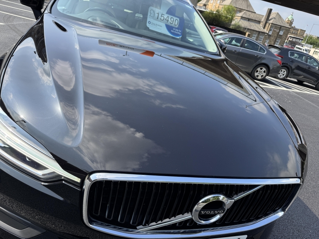 Volvo XC60 2.0 T5 Momentum Pro Awd RA19YVJ Black #6