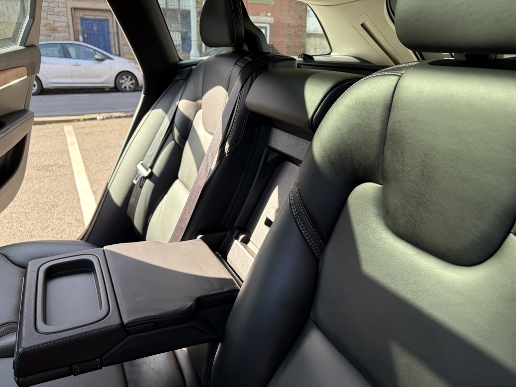 Volvo V90 2.0L D4 Momentum 188 Bhp White #41