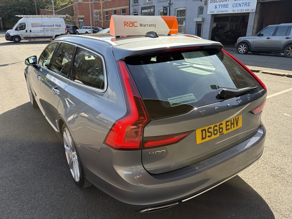 Volvo V90 2.0L D4 Momentum 188 Bhp White #11