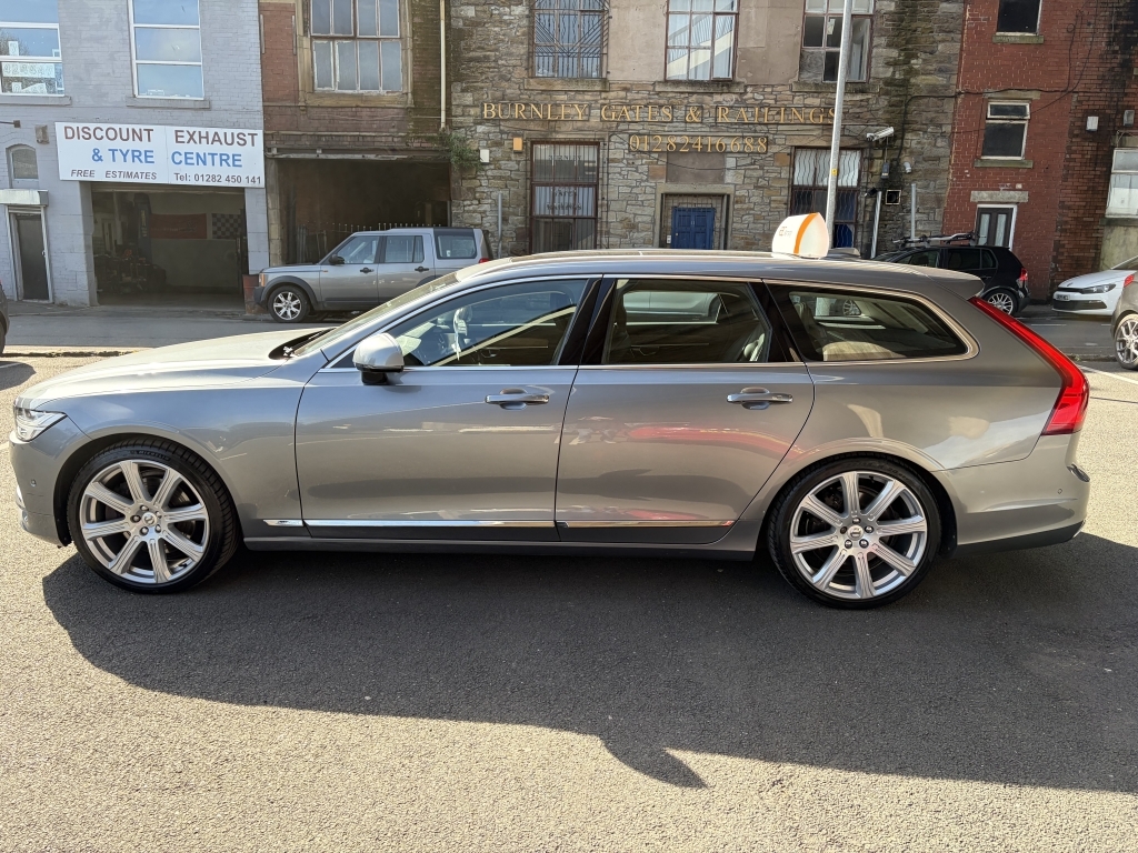 Volvo V90 2.0L D4 Momentum 188 Bhp White #13