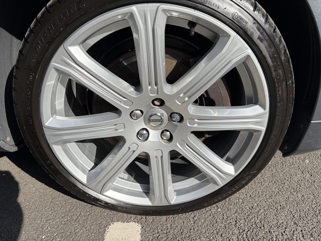 Volvo V90 2.0L D4 Momentum 188 Bhp White #24