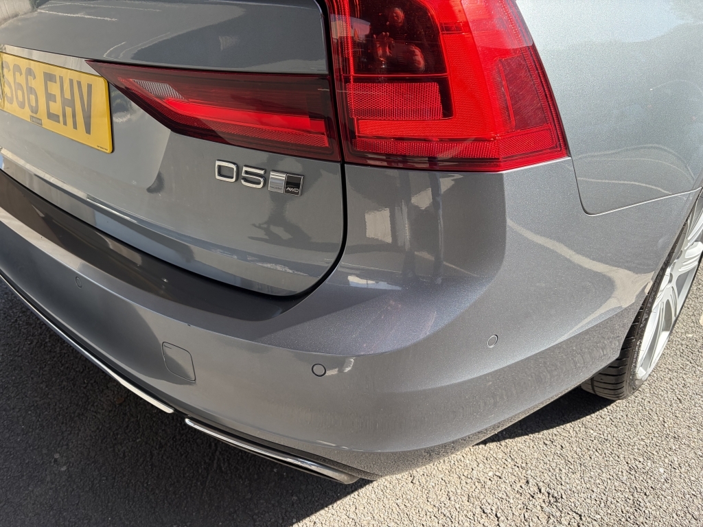 Volvo V90 2.0L D4 Momentum 188 Bhp White #19