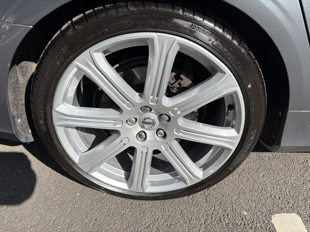 Volvo V90 2.0L D4 Momentum 188 Bhp White #25