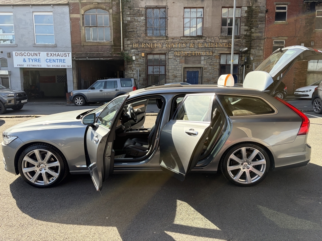 Volvo V90 2.0L D4 Momentum 188 Bhp White #83