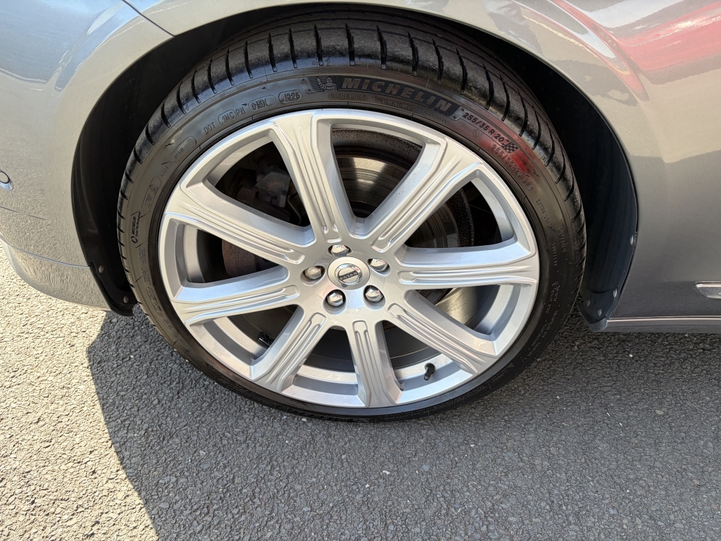 Volvo V90 2.0L D4 Momentum 188 Bhp White #27
