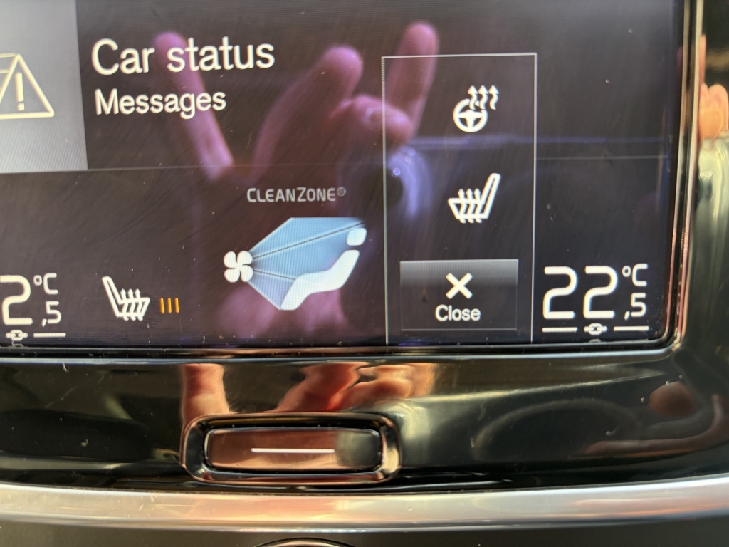 Volvo V90 2.0L D4 Momentum 188 Bhp White #76