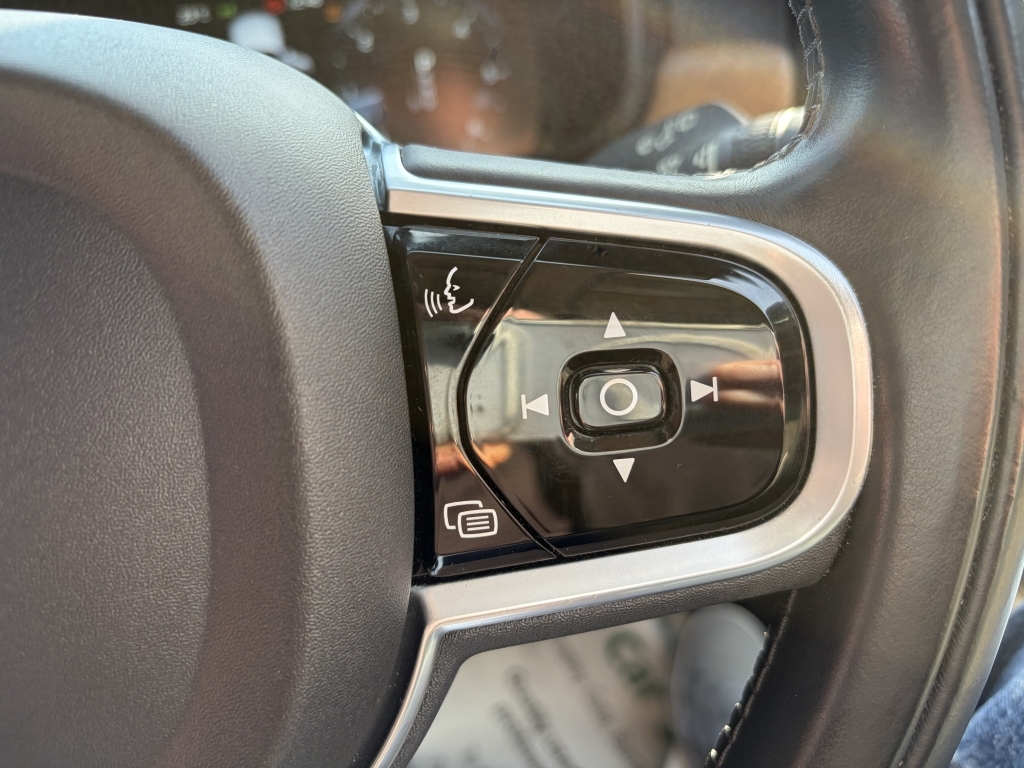 Volvo V90 2.0L D4 Momentum 188 Bhp White #55