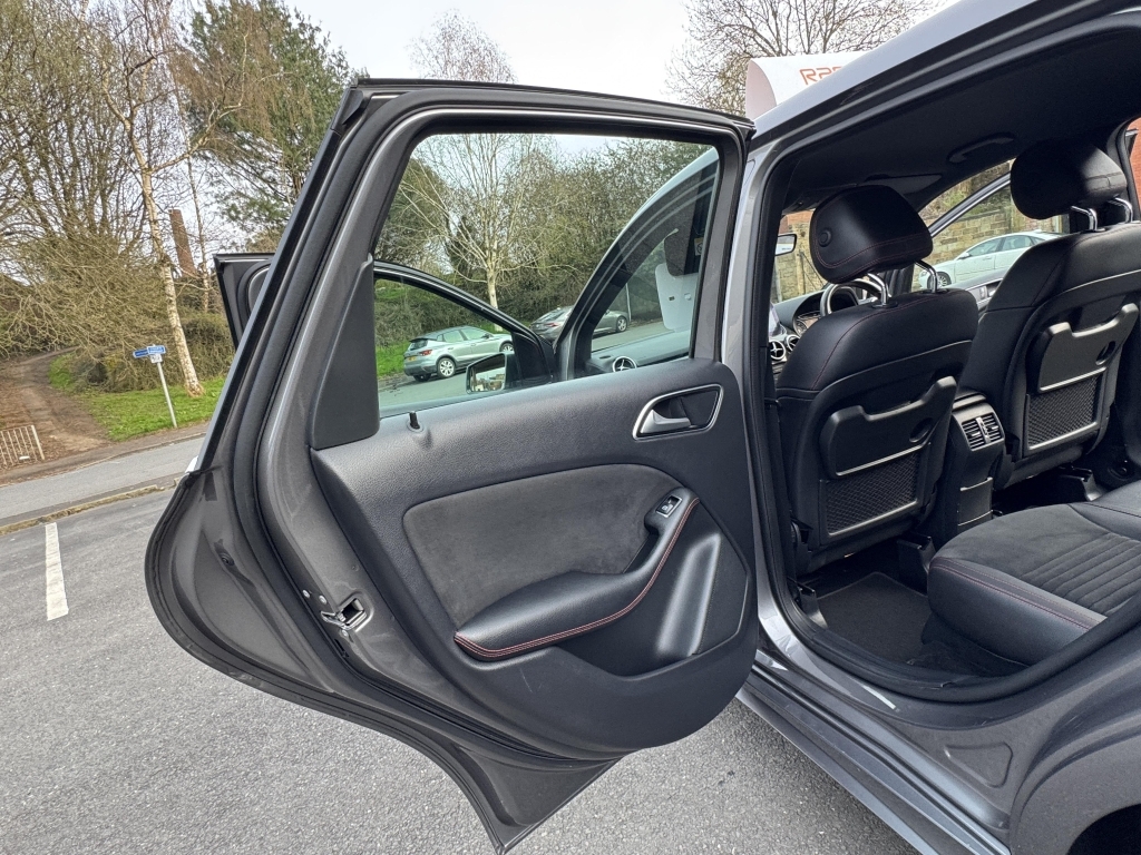 Mercedes-Benz B Class B 180 Amg Line D Grey #40