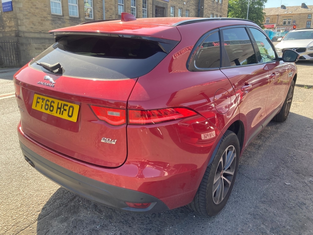 Jaguar F-Pace 2.0 R-sport Awd Red #2