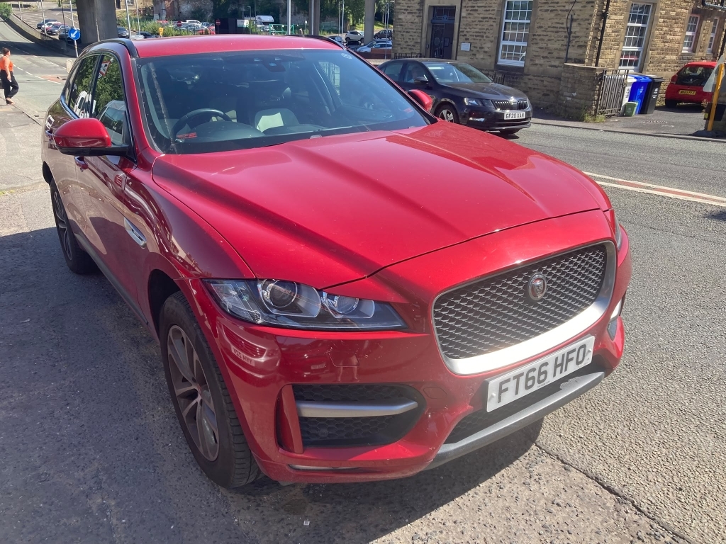 Jaguar F-Pace 2.0 R-sport Awd Red