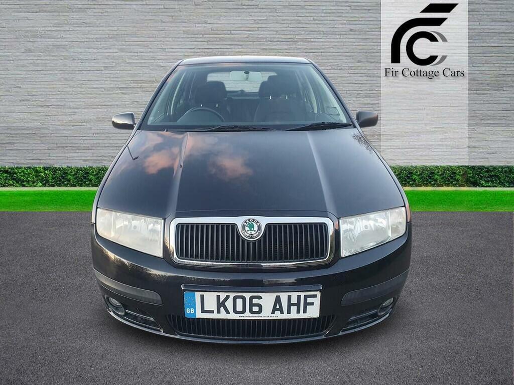 Skoda Fabia Hatchback 1.9 Tdi Pure Drive Elegance 200606 Black #2