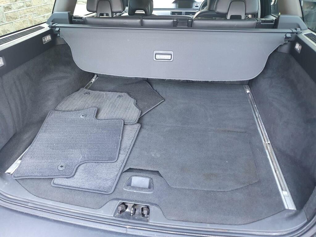 Volvo XC70 2.4 D5 Se Lux Silver #27