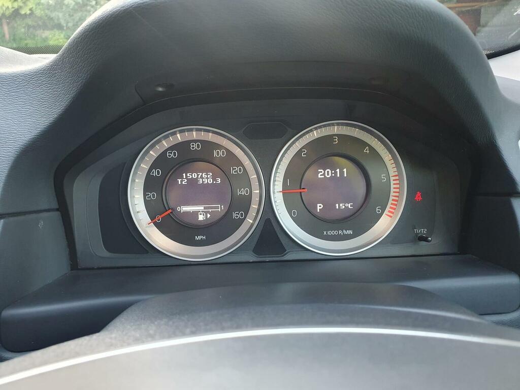 Volvo XC70 2.4 D5 Se Lux Silver #30