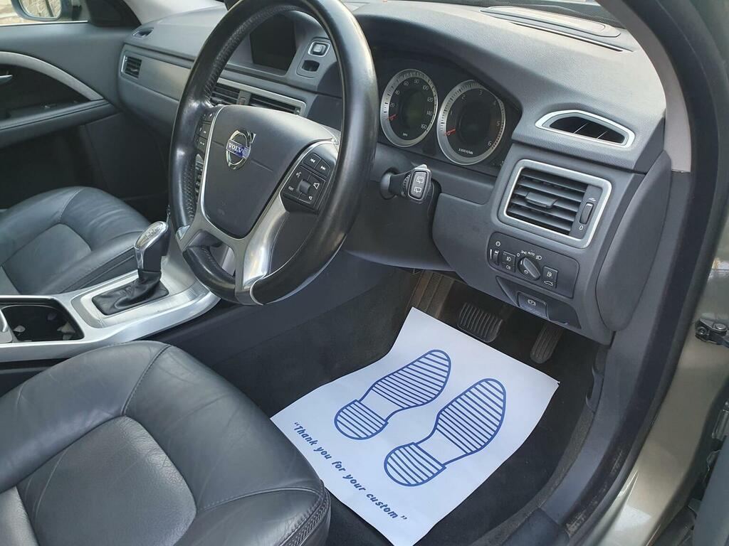 Volvo XC70 2.4 D5 Se Lux Silver #8