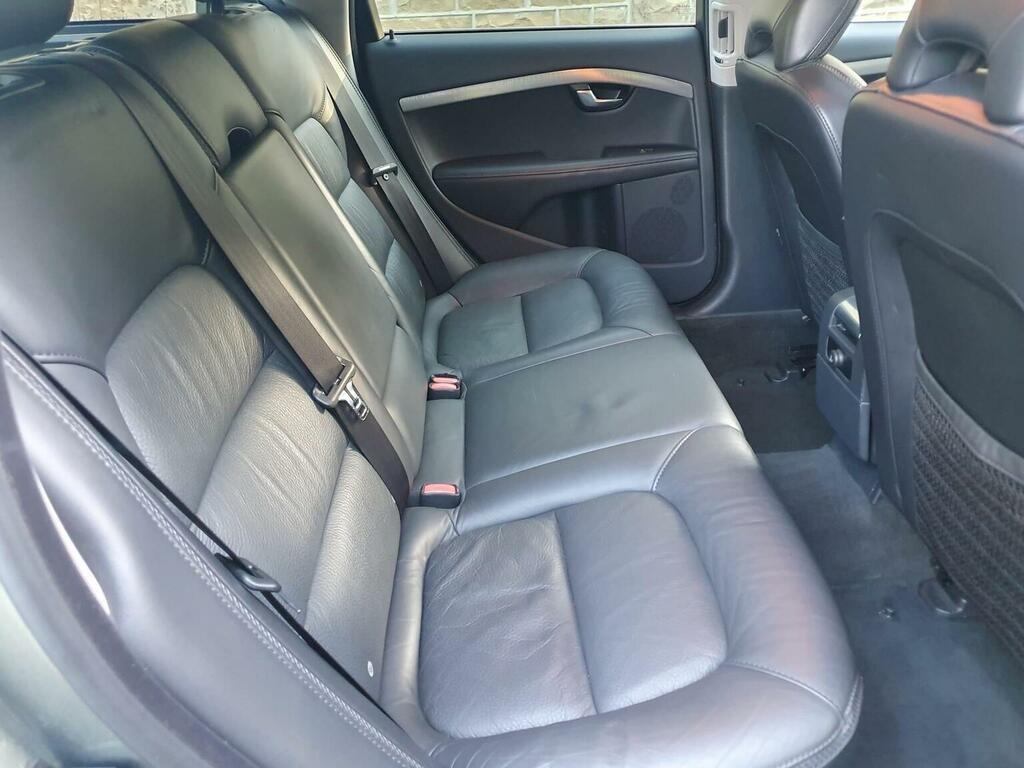 Volvo XC70 2.4 D5 Se Lux Silver #23