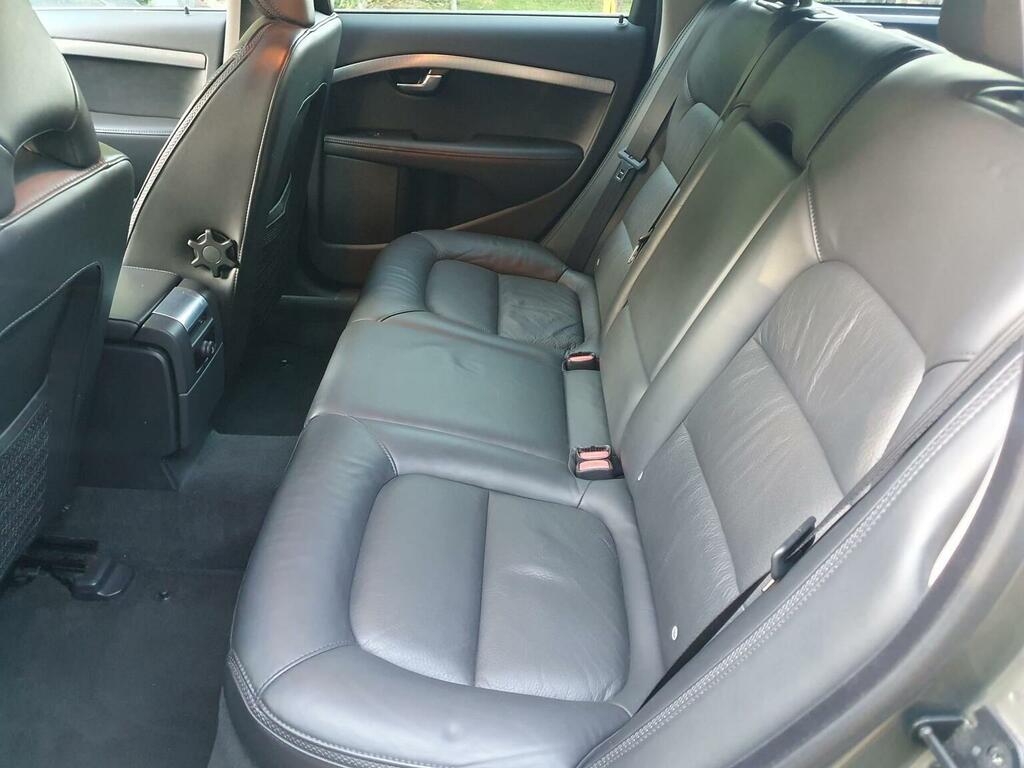 Volvo XC70 2.4 D5 Se Lux Silver #21