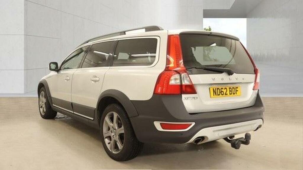 Volvo XC70 2.4 D5 Se Lux Geartronic Awd Euro 5 Silver #3