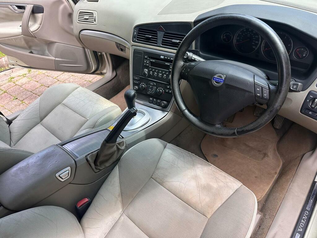 Volvo S60 Saloon 2.0T S 200505 Silver #16