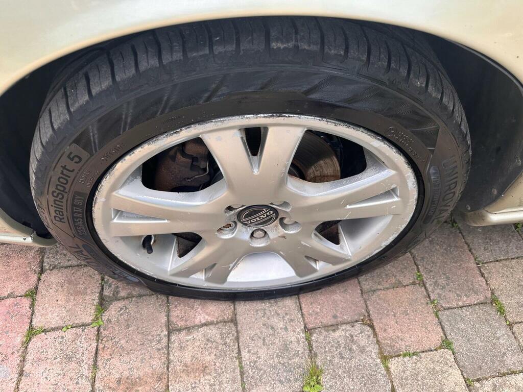 Volvo S60 Saloon 2.0T S 200505 Silver #11