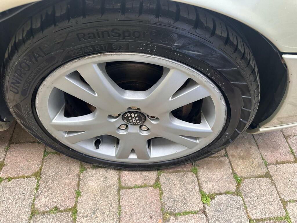 Volvo S60 Saloon 2.0T S 200505 Silver #8