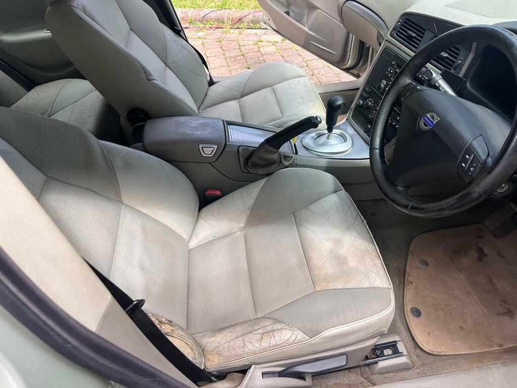 Volvo S60 Saloon 2.0T S 200505 Silver #18