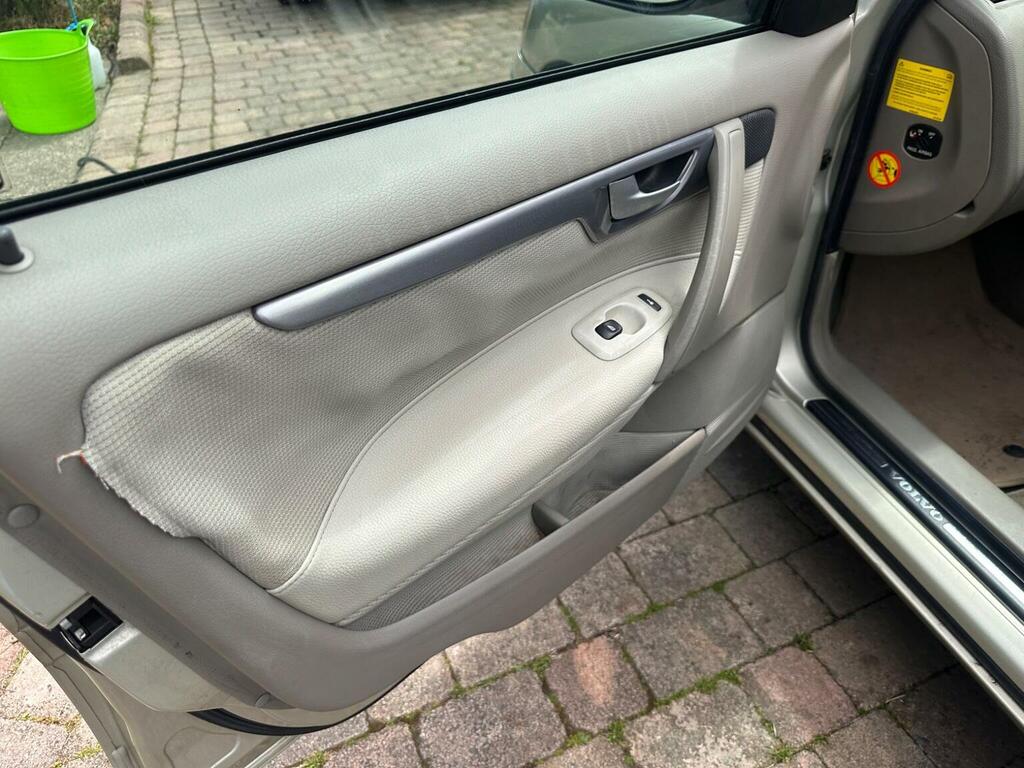 Volvo S60 Saloon 2.0T S 200505 Silver #20