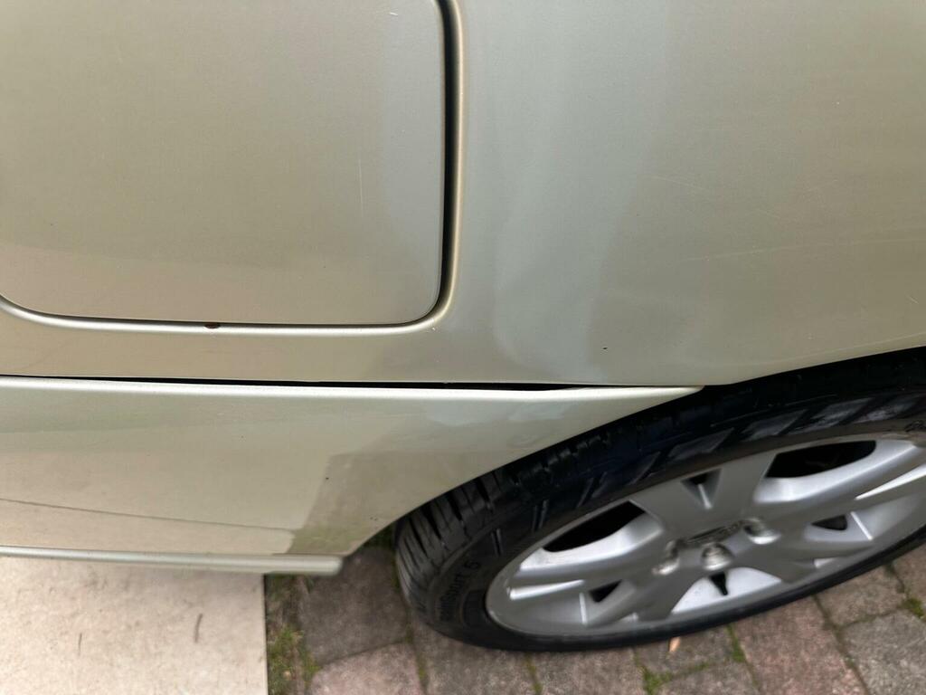 Volvo S60 Saloon 2.0T S 200505 Silver #27