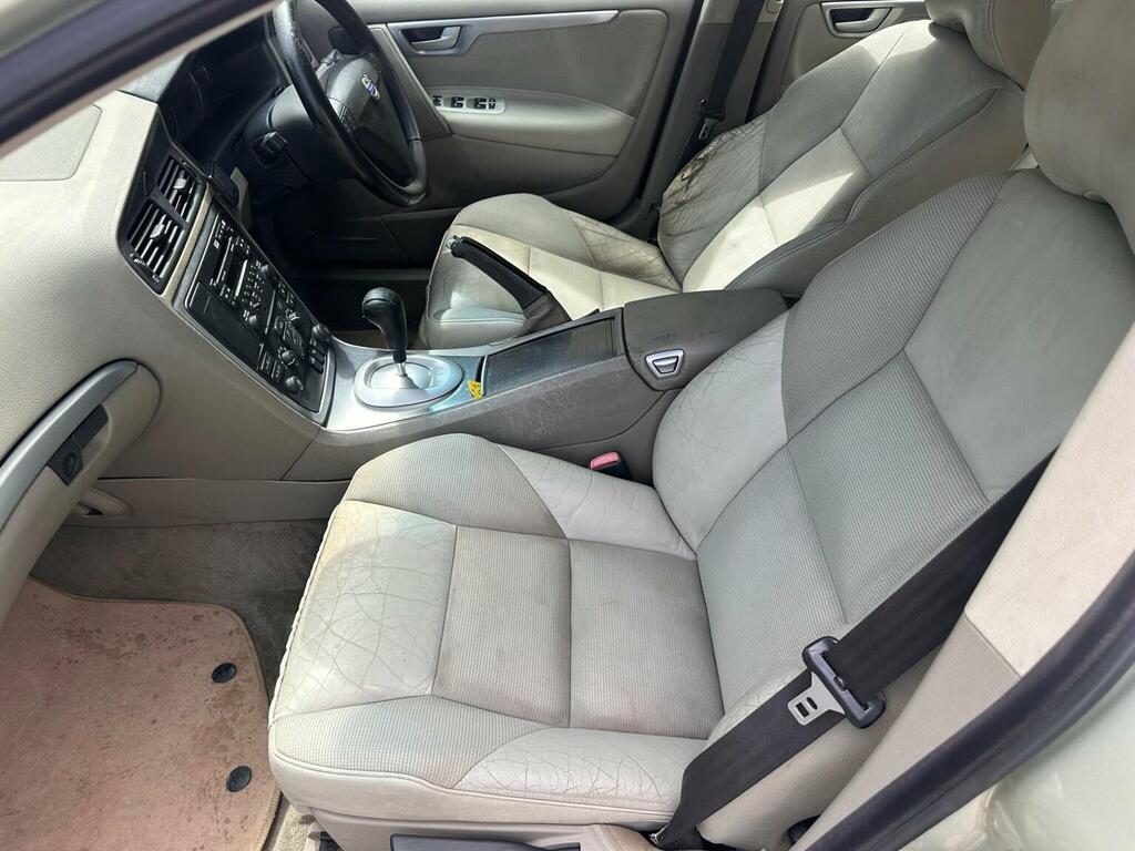 Volvo S60 Saloon 2.0T S 200505 Silver #22