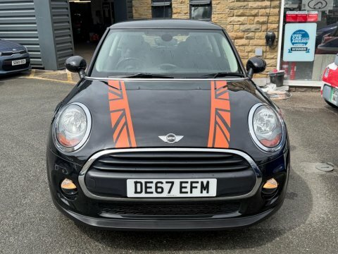 Mini Hatch 2017 67 One Black #2