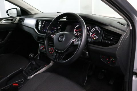 Volkswagen Polo 2019 19 Se Silver #4