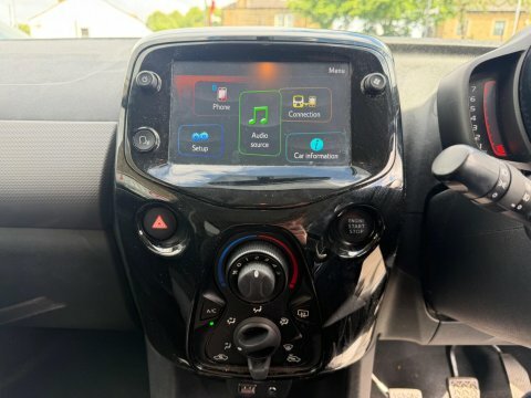 Peugeot 108 Active White #11