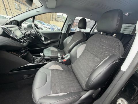 Peugeot 2008 Puretech Active Grey #12
