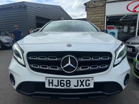 Mercedes-Benz GLA Class 2018 68 Gla White #2