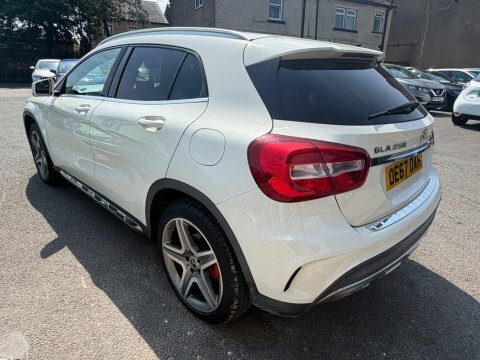 Mercedes-Benz GLA Class 2017 67 Gla White #4