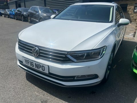 Volkswagen Passat 2016 16 Gt White #6