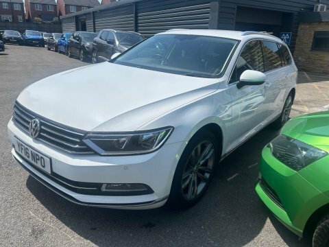 Volkswagen Passat 2016 16 Gt White #3