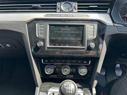 Volkswagen Passat 2.0 Tdi Scr 190 Gt 190 Ps Black #16