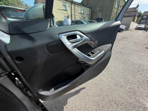 Peugeot 2008 2008 Allure Premium Puretech Ss White #12