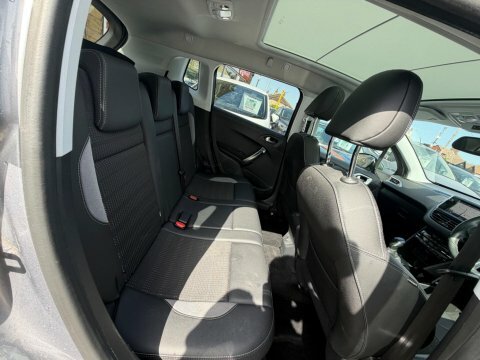 Peugeot 2008 2008 Allure Premium Puretech Ss White #16