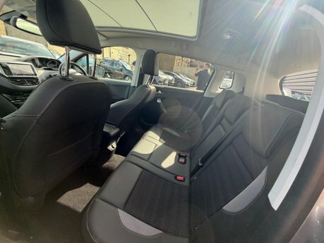 Peugeot 2008 2008 Allure Premium Puretech Ss White #25
