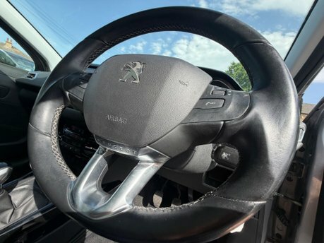 Peugeot 2008 2008 Allure Premium Puretech Ss White #30