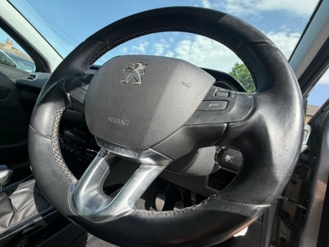 Peugeot 2008 2008 Allure Premium Puretech Ss White #14