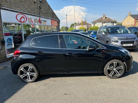 Peugeot 208 2019 19 S Black #6