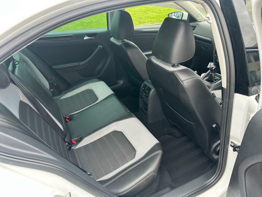 Volkswagen Jetta 2L Se Grey #11