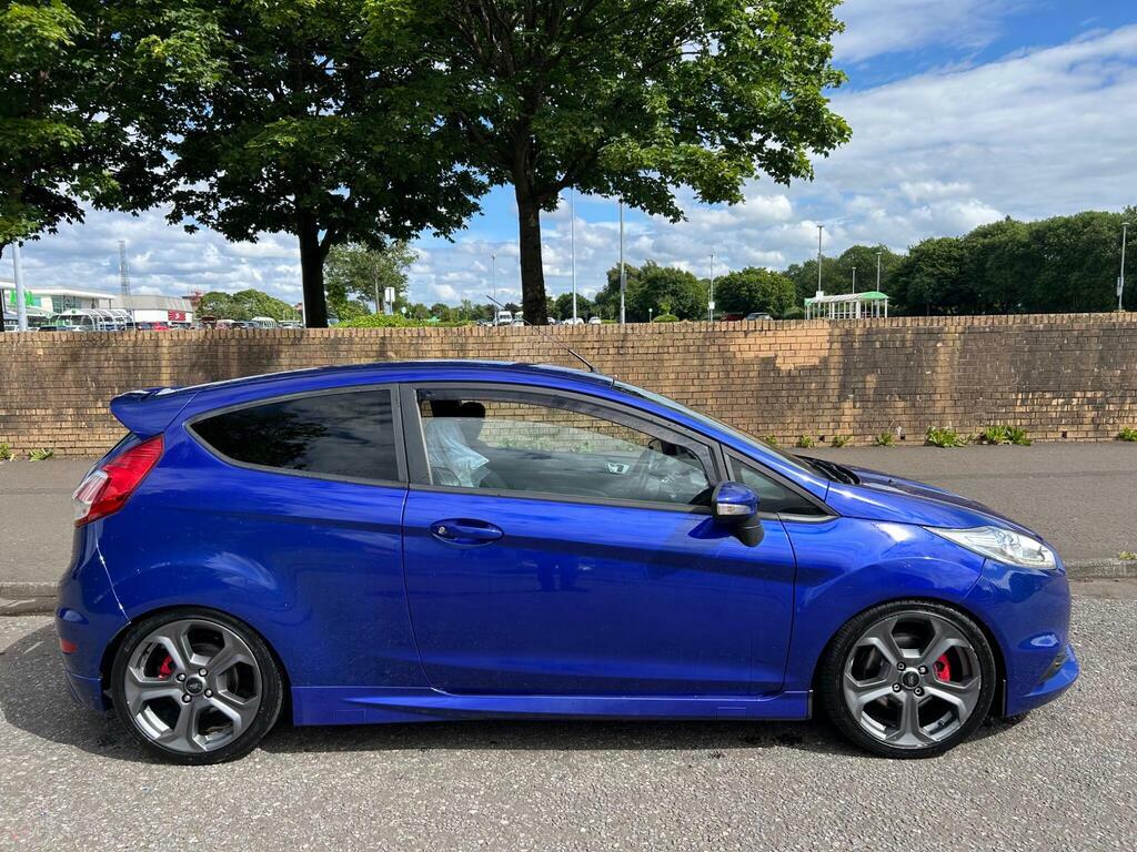 Ford Fiesta Zetec T White #11