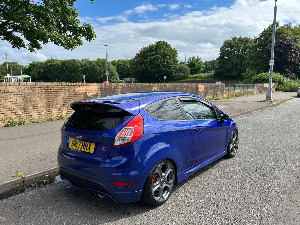 Ford Fiesta Zetec T White #10