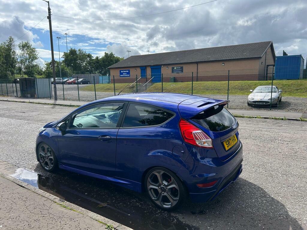 Ford Fiesta Zetec T White #8