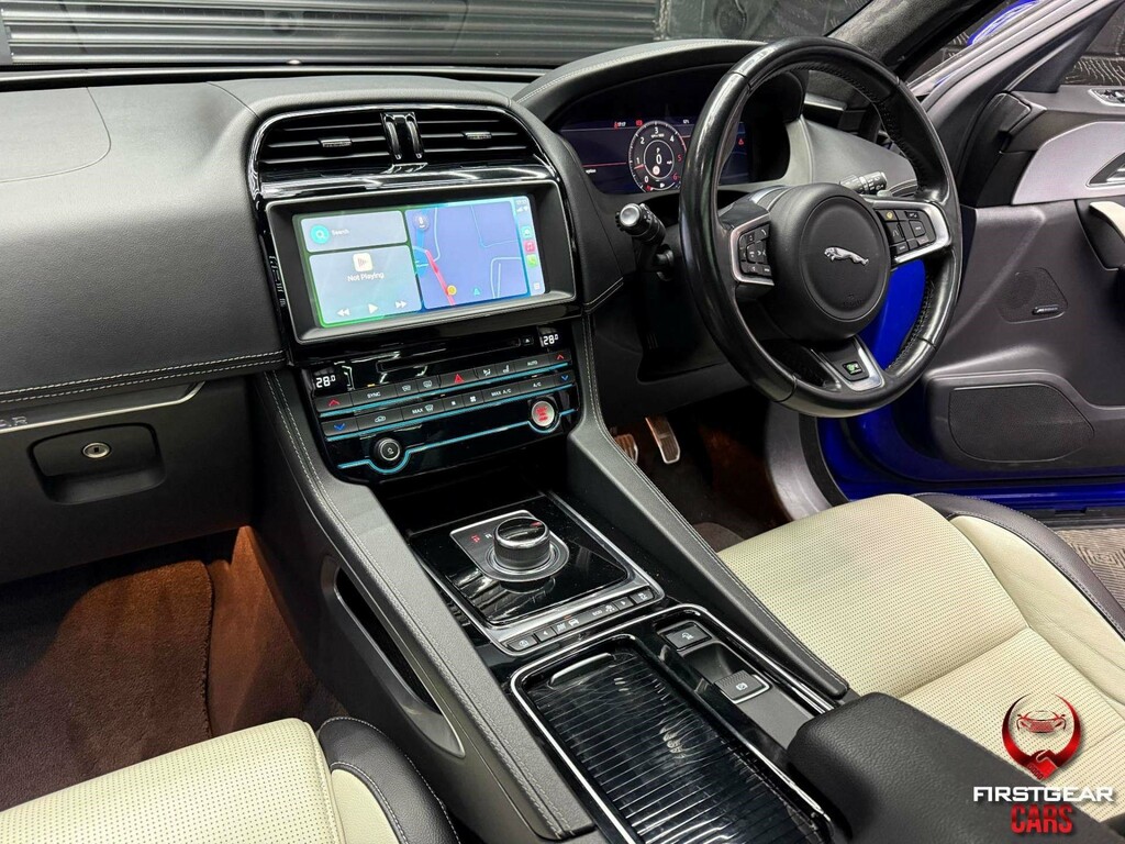Jaguar F-Pace D180 R-sport Awd Euro 6 Ss OY68CJJ #2