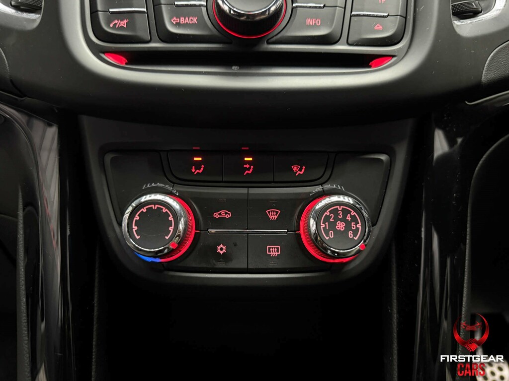 Vauxhall Zafira Tourer Design Red #32